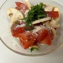 シンプルなマッシュルームとトマトのサラダ